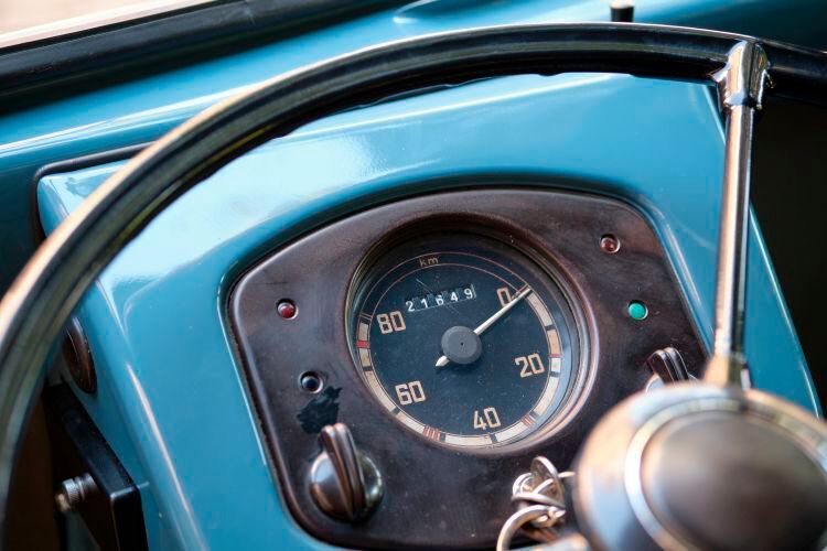 Die erreichbare Höchstgeschwindigkeit eines frühen T1 lässt sich unschwer erahnen. Kein Wunder... (Bild: Detlev Wecke)