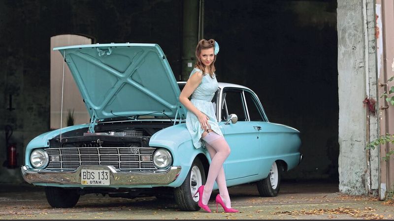 Dieses Motiv ist ein weiteres Beispiel für die Grundidee, Auto und Model farblich ineinander fließen zu lassen. (Bild: Carlos Kella)