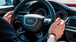 Technisch schon möglich, rechtlich aber unsicher: das automatisierte Fahren ab Level 3. (Foto: Bernhard Huber)