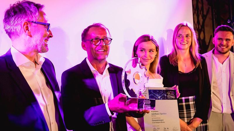 Nachfolger gesucht: Im Jahr 2024 gewann das BMW-Autohaus Sperber mit Serviceleiter Blazenko Vrbat den Award. Wer wird 2025 folgen?(Bild:  Stefan Bausewein)