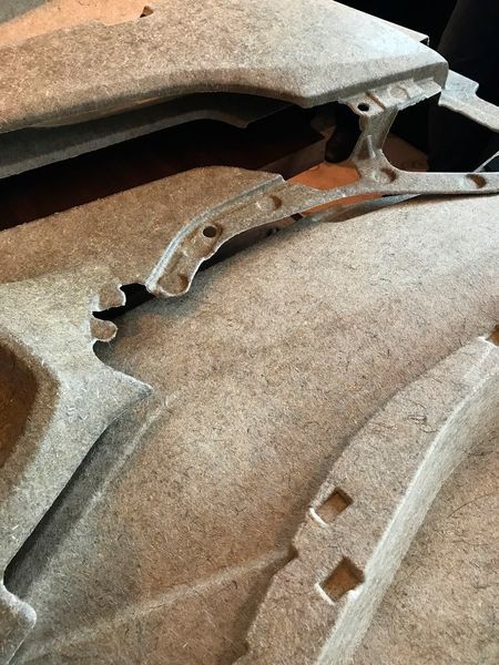 Hanffasern kommen in der Automobilindustrie in Verbundwerkstoffen für Türinnen- und Säulenverkleidungen sowie Armaturenbretter und Hutablagen zum Einsatz. (Michael Carus)