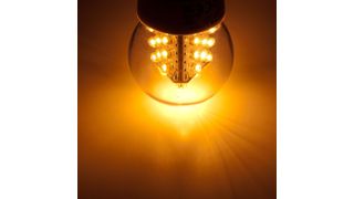 LED-Lampen: Anders als bei konventionellen Glühlampen lässt die Leuchtkraft einer LED im Laufe der Zeit nach. Es ist dabei notwendig, Aussagen über Lichtstrom und Lebensdauer zu machen. (Foto: nikkytok, Clipdealer)