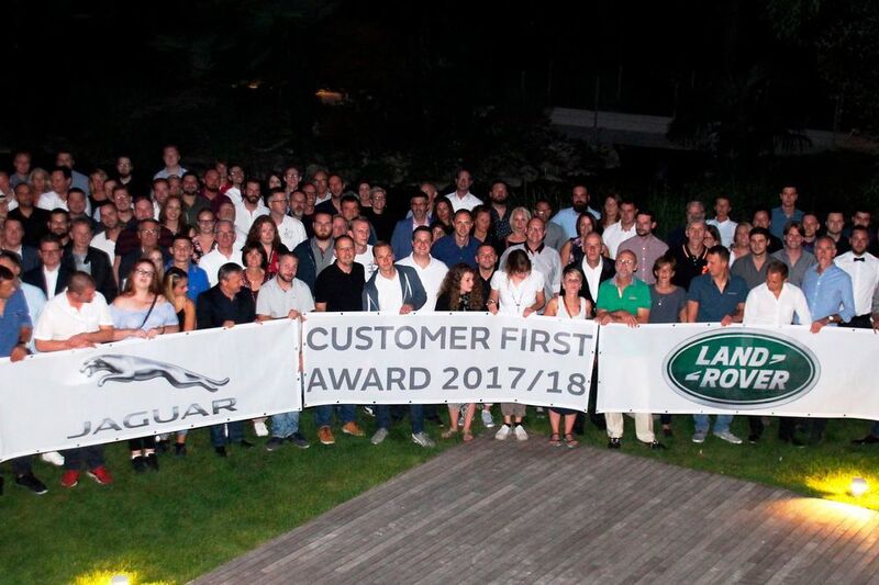 130 Mitarbeiter der zwölf Customer-Award-Sieger reisten an den Gardasee. (Jaguar Land Rover)