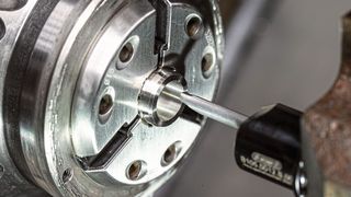 Hohe Oberflächengüten und Toleranzen im µ-Bereich sorgen für den späteren perfekten Rundlauf der Stirlingmotoren. (Bild: Horn/Sauermann)