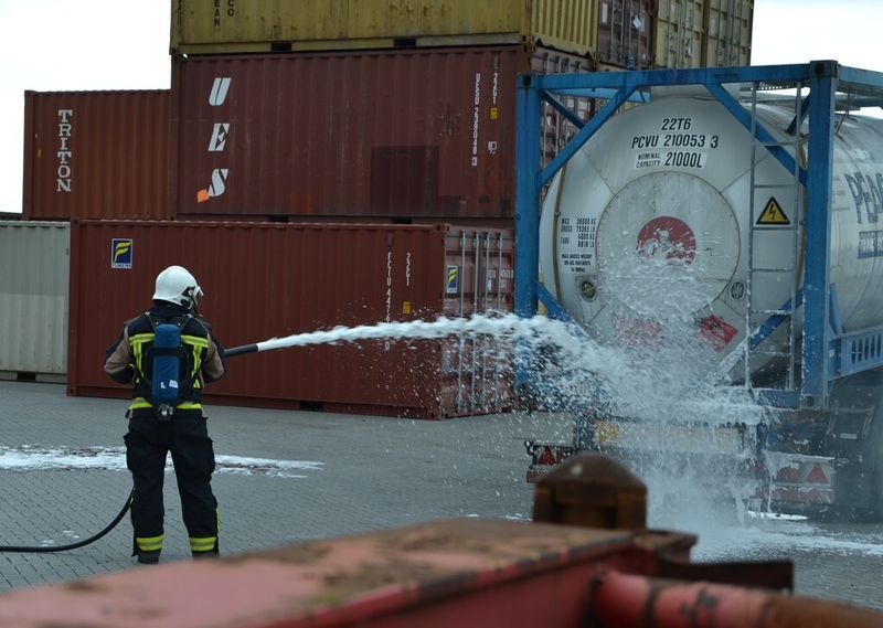 ... like sparying a protective foam. (Picture: PROCESS)