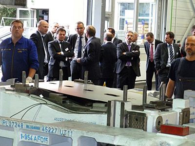 Warten auf das Abpressen der Platine. (Archiv: Vogel Business Media)