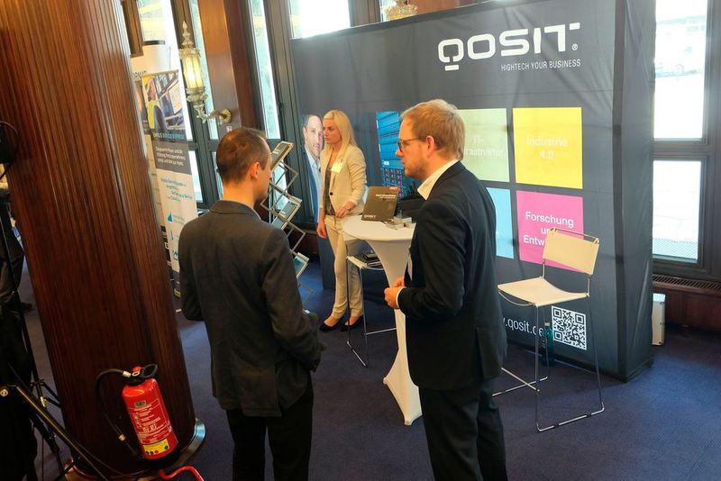 Unter dem Dach der TiSC AG - The iSolution Company begleitet die Siegener QOSIT Informationstechnik GmbH Unternehmen auf dem Weg zu Industrie 4.0.  (Bild: Schreier)