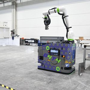 Derzeit im Testbetrieb: die automatisierte Fräszelle, bestehend aus einem 3-Achs-BAZ «Fanuc Robodrill α-D21MiB5», dem mobilen Cobot «G4T4» und der «R-C2»-Werkstückautomation von Gressel.(Bild:  Gressel)