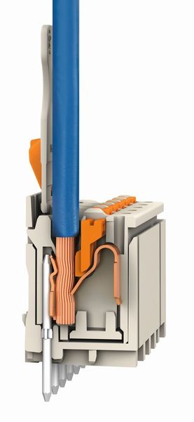 Besonders vibrationssicher: Das nahezu vollständige Eintauchen der Federleiste in die Stiftleiste sowie die integrierte Verriegelung ermöglichen eine Vibrationssicherheit von bis zu 20 g. (Bild: Wago)