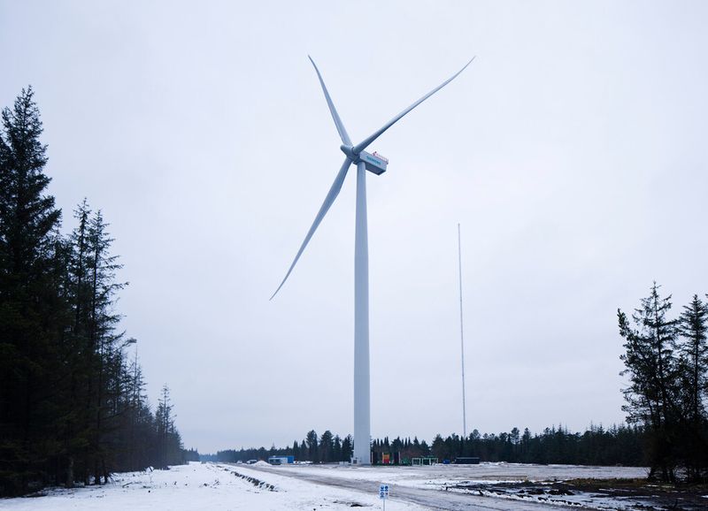 Seit Dezember läuft ein Prototyp der Windkraftanlage SWT-4.0-130 im Testbetrieb, jetzt ist sie offiziell vorgestellt worden. (Bild: Siemens)
