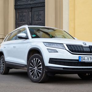 Quadratisch, sytlisch, gut: Mit dem Kodiaq ist Skoda der Spagat zwischen stylischem SUV und praktischem Familienfahrzeug gelungen.(Bild:  Schweitzer/»kfz-betrieb«)
