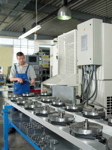 Edelstahlteile sind inzwischen die Spezialität von SPS Schiekel. (SPS Schiekel)