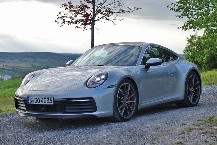 Der 911 wirkt insgesamt deutlich tiefer, breiter und muskulöser. (Schreiner/»kfz-betrieb«)