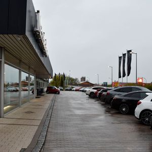 Der Betrieb steht auf einem 20.000 Quadratmeter großen Gelände.(Bild:  Simon – VCG)