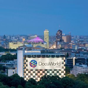 Vergangenes Jahr fand die Docuworld noch im Intercontinental Hotel in Berlin statt. 2024 bleibt die Stadt die gleiche, die Veranstaltung fand jedoch diesmal im JW Marriot Hotel statt.  (Bild: Docuware)