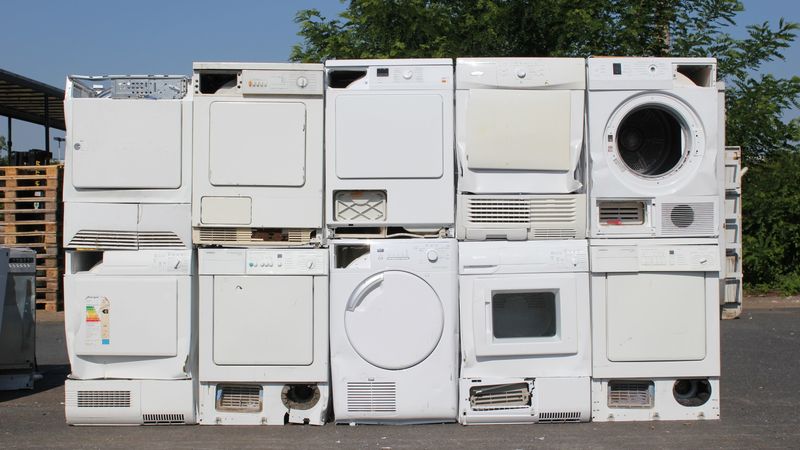 Die Kunststoffe alter Haushaltsgeräte dienen als Quelle für Rezyklate.(Bild:  Holypoly)