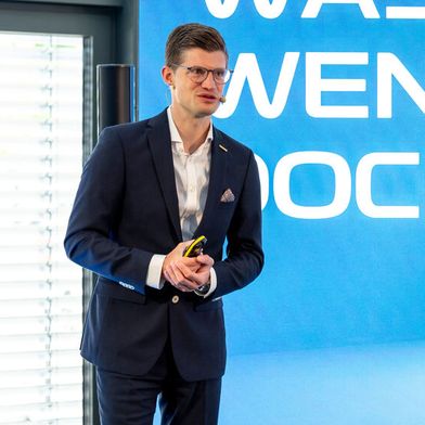 Philipp Hempel verantwortet als Executive Director Germany bei Geely Auto unter anderem den Aufbau des Händlernetzes. Der läuft nach Plan. (Bild: Martin Meiners/Geely)