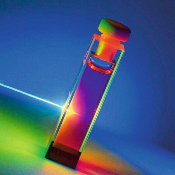 Durchblick dank PAT: Methoden wie die optische Messung (Fraunhofer) machen Reaktionen messbar. (Fraunhofer ILT)