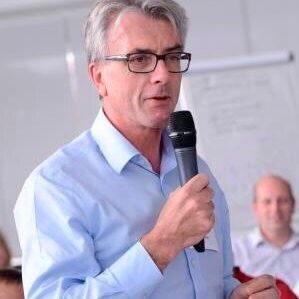 Yann Vincent, CEO von ACC, unterstreicht, dass es zum gegenwärtigen Zeitpunkt ein Fehler wäre, neue Gigafabriken hochzuziehen.(Bild:  ACC)