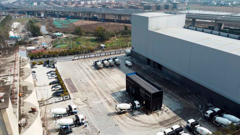 Geely will an den Stationen bis zu 50 Lkw am Tag abfertigen können.(Bild:  Geely)