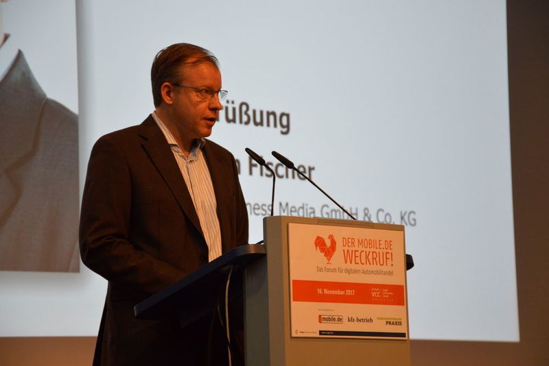 Florian Fischer, Geschäftsführer des »kfz-betrieb«-Verlagshauses Vogel Business Media, begrüßte das Publikum. (Achter / »kfz-betrieb«)