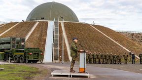 The Inspector of the Air Force, Lieutenant General Holger Neumann, announced in December 2025 the Initial Operating Capability of the Arrow missile defence system to soldiers at Annaburger Heide. (Source: Bundeswehr/Francis Hildemann)