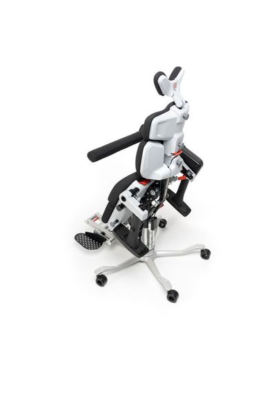 Eine neuartige Sitz- und Stehlösung hat ein Start-up aus Bayern entwickelt: Das Gerät nennt sich Sturfer, es soll Rückenschmerz ursächlich verhindern und beseitigen.  (Bild: Sturfer)