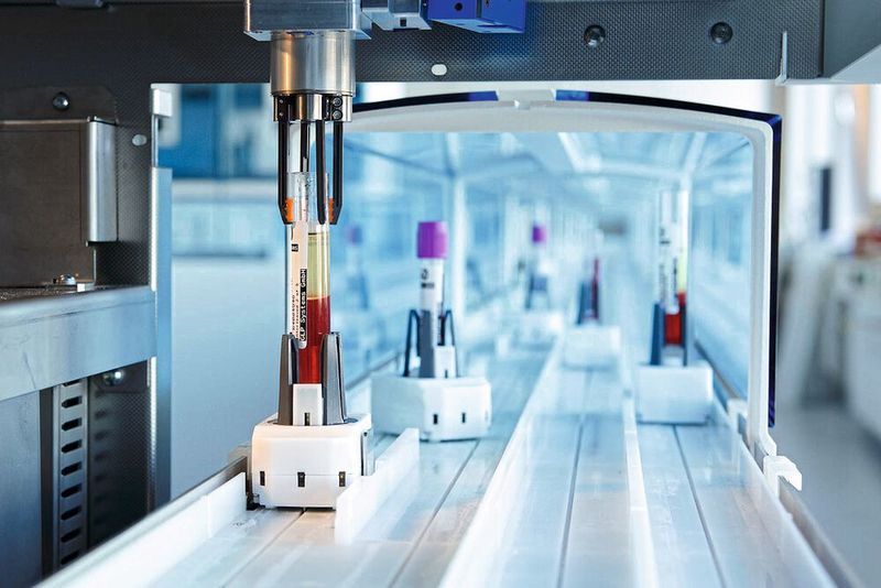 Des micro-moteurs équipent largement les installationa de laboratoire automatisé, le système appelé GLP-track. (Source : Faulhaber)