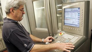 Auf 30 Werkzeugmaschinen fertigt die Maschinenfabrik Reinhausen jährlich rund acht Millionen Einzelteile und setzt dazu etwa 9000 verschiedene NC-Programme ein. Bild: Siemens A&D (Archiv: Vogel Business Media)