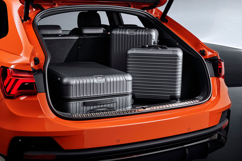 In der Standard-Konfiguration gehen in den Kofferraum die gleichen 530 Liter wie in alle anderen Q3.
 (Audi)
