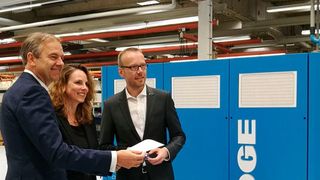 Kompressorspezialisten mit Industrie-4.0-Vision: Die Boge-Geschäftsführung bei der Eröffung der neuen Smart-Factory. (Bild: PROCESS)