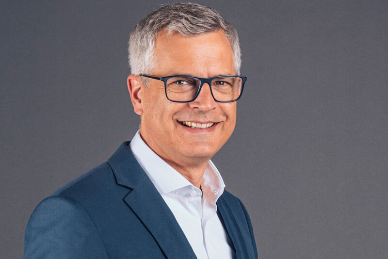 Franz Reiner folgt als Vorstandsvorsitzender bei Daimler Financial Services auf Klaus Entenmann. (Daimler)