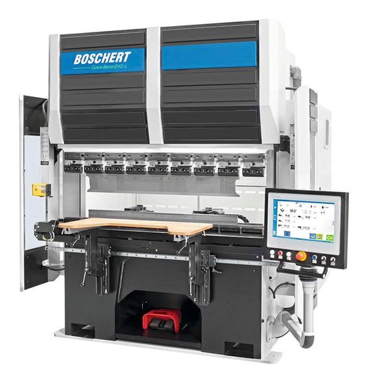 Boschert hat seine bewährte Abkantpresse «Quick Bend» komplett überarbeitet. Die «Quick Bend EVO» Hybrid arbeitet flüsterleise und vereint Präzision, Bedienkomfort und Energieeffizienz.(Bild:  Boschert)