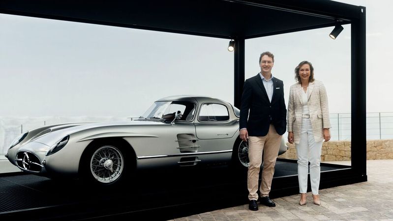 Das 300-SLR-Uhlenhaut-Coupé, eine Ikone unter den Oldtimern, wurde kürzlich für einen Rekordwert von 135 Millionen Euro an einen privaten Sammler versteigert.(Bild:  Mercedes-Benz)