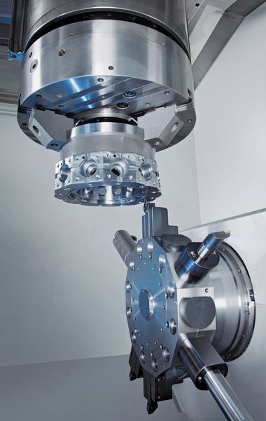 Bild 2: Komplettbearbeitung von Revolverscheiben auf dem Produktionszentrum VLC 800 MT.  (Bild: Emag)