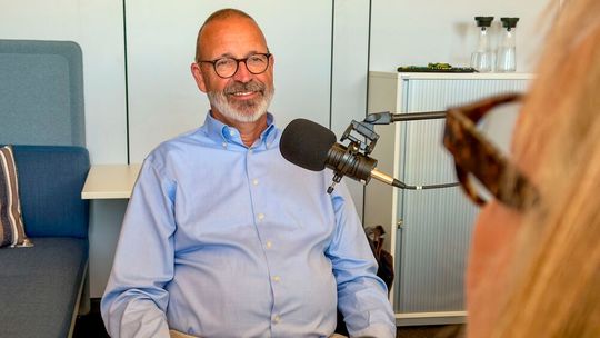 Rechtsanwalt Joachim Otting erklärt im Podcast „Wheels & Crime", warum die Beweislastumkehr für Händler zur teuren Falle werden kann.(Bild:  Stephan Schmitt - Die goldene Kuh)