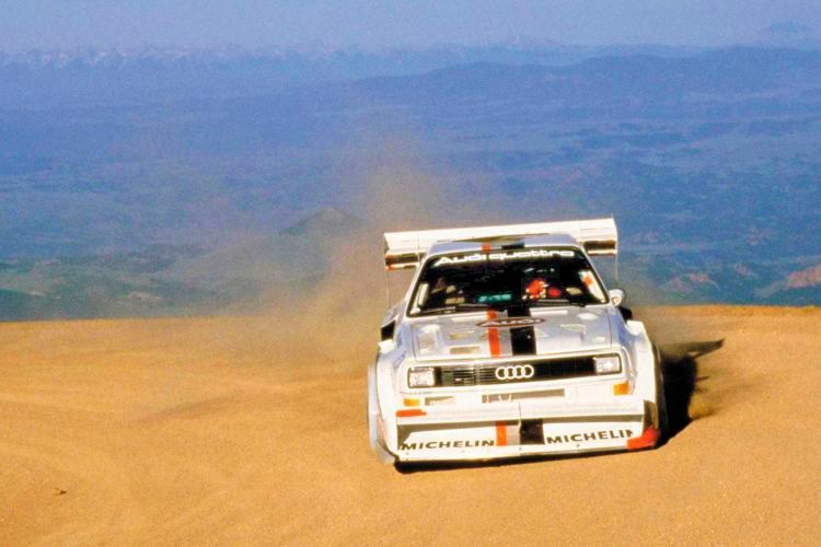 1987 bestritt Walter Röhrl mit Audi Sport quattro S1 Pikes mit 598 PS das Pikes Peak International Hill Climb in Colorado (USA). Er gewann es mit 7 Sekunden Vorsprung und war mit einer Zeit von 10 Minuten und 47,85 Sekunden der erste, der das berühmte Bergrennen in weniger als 11 Minuten gewann.  Bis heute wurde dieser Rekord von keinem weiteren Fahrzeug mit Frontmotor unterboten. (Audi AG)