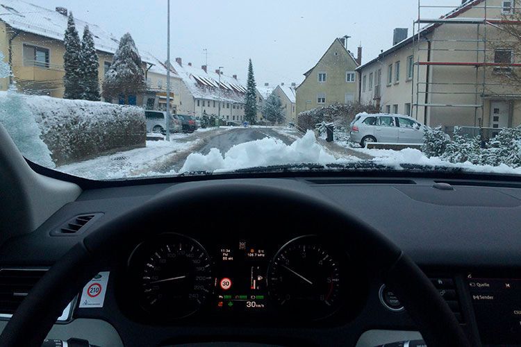 Der Defender ist 2016 Geschichte, der Discovery Sport hingegen… (Michel)