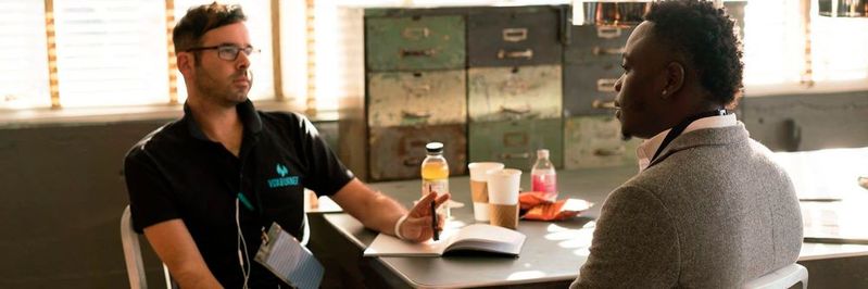 KI-basierte HR-Lösungen sind (noch) kein Ersatz für Bewerbungsgespräche. Sie vereinfachen aber das Recruiting, indem sie aus oft unstrukturierten Daten HR-relevante Informationen generieren. (Bild:   / CC0)