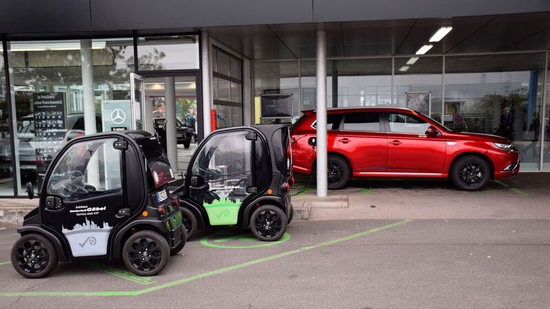 Das Göbel-Team in Langen ist spezialisiert auf Elektromobilität: vom kleinen E-Flitzer bis zum Plug-in-Hybrid-SUV.