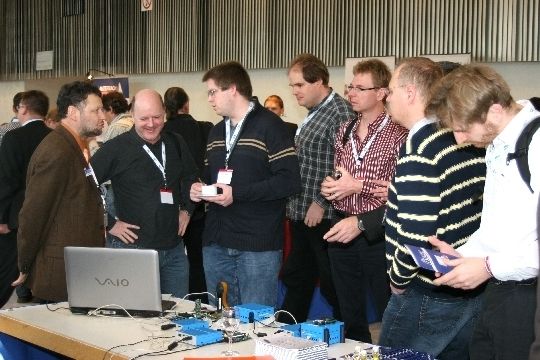 Intensive Gespräche zwischen Aussteller und Besuchern (Archiv: Vogel Business Media)