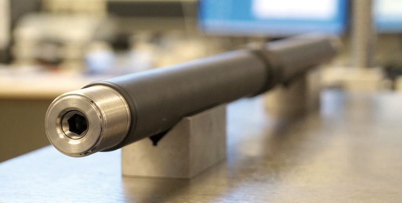 Hydraulik-Zylinder mit Kolbenstangen aus H-CFK bieten sich an, wenn bei gleicher Leistung Energie eingespart werden soll oder wenn in hochdynamischen Anwendungsfällen höhere Beschleunigungen erzielt werden müssen. (Bild: Hänchen)