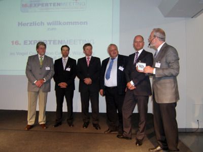 Die Riege der Referenten am Vormittag unter Moderation von Karl Damschen (ganz re.) (Archiv: Vogel Business Media)