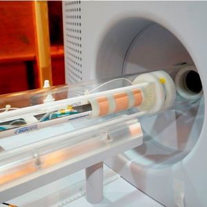 Experimenteller Aufbau zur Ermittlung der Nachweisgrenze von Eisen für das Magnetic Particle Imaging.