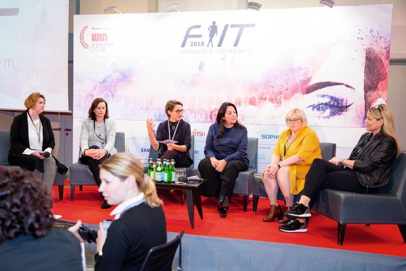 VIPs on the Spot mit Yvonne Hofstetter (Autorin), Barbara Koch (Tech Data), Moderatorin Nicole Dufft (fibonacci & friends), Petra Jenner (Salesforce), Petra Trost-Gürtner (Cancom) und Jutta Gräfensteiner (Cisco) (Vogel IT-Medien)