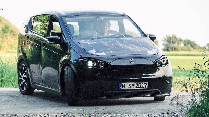 Bei den früheren Prototypen wirkten die Solarzellen noch deutlich aufgesetzt (so wie in diesem Bild und den folgenden zu sehen).  (Bild: Sono Motors)