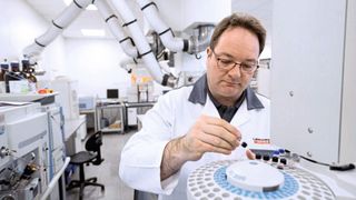 Technische Überprüfung durch spezialisierte Servicetechniker sorgern für eine hohe Zuverlässigkeit gebrauchter Laborgeräte mit Garantie.    (Bild: Labexchange)