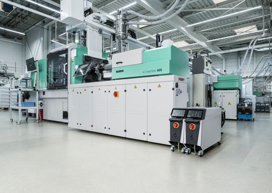 Allrounder injection moulding machine equipped with HB-Therm Thermo-6 temperature control units.(Source:  HB-Therm)
