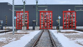 Weil DB Regio Bayern auf die Zuverlässigkeit von Efaflex setzt, konnten die Torspezialisten aus Bruckberg einen Auftrag über die Torlieferung für Deutschlands moderenste Zugwerkstatt verbuchen. (Efaflex)