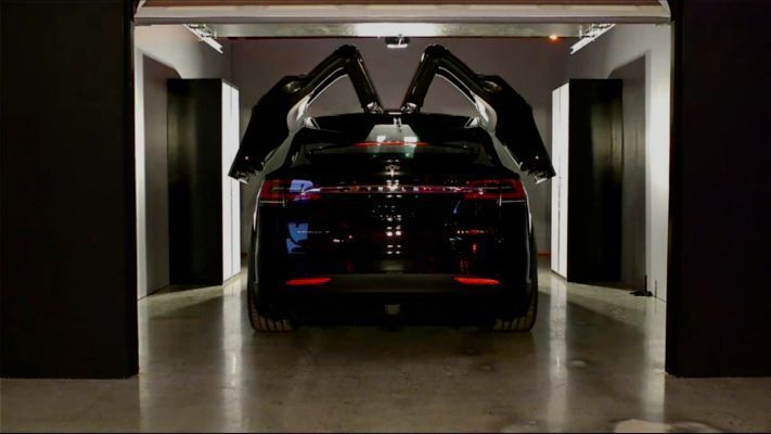 ... und zwar auch, wenn sie eine niedrige Decke hat.  (Tesla)
